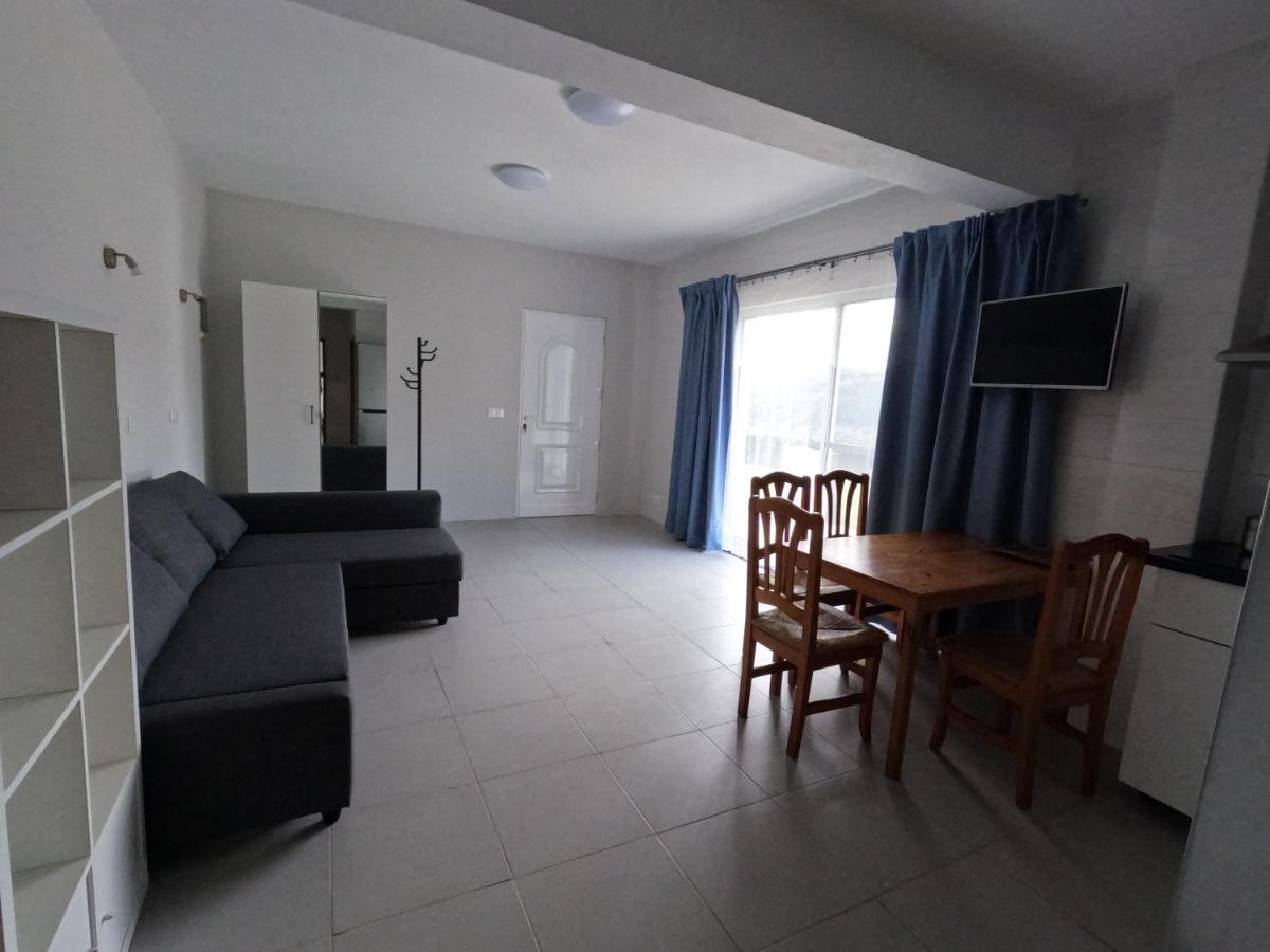 Apartamentos Praia Do Almoxarife Horta  Exterior foto